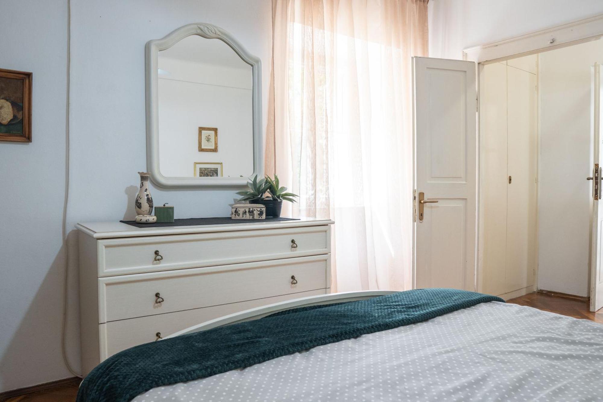 M&B Apartment Kotor Luaran gambar