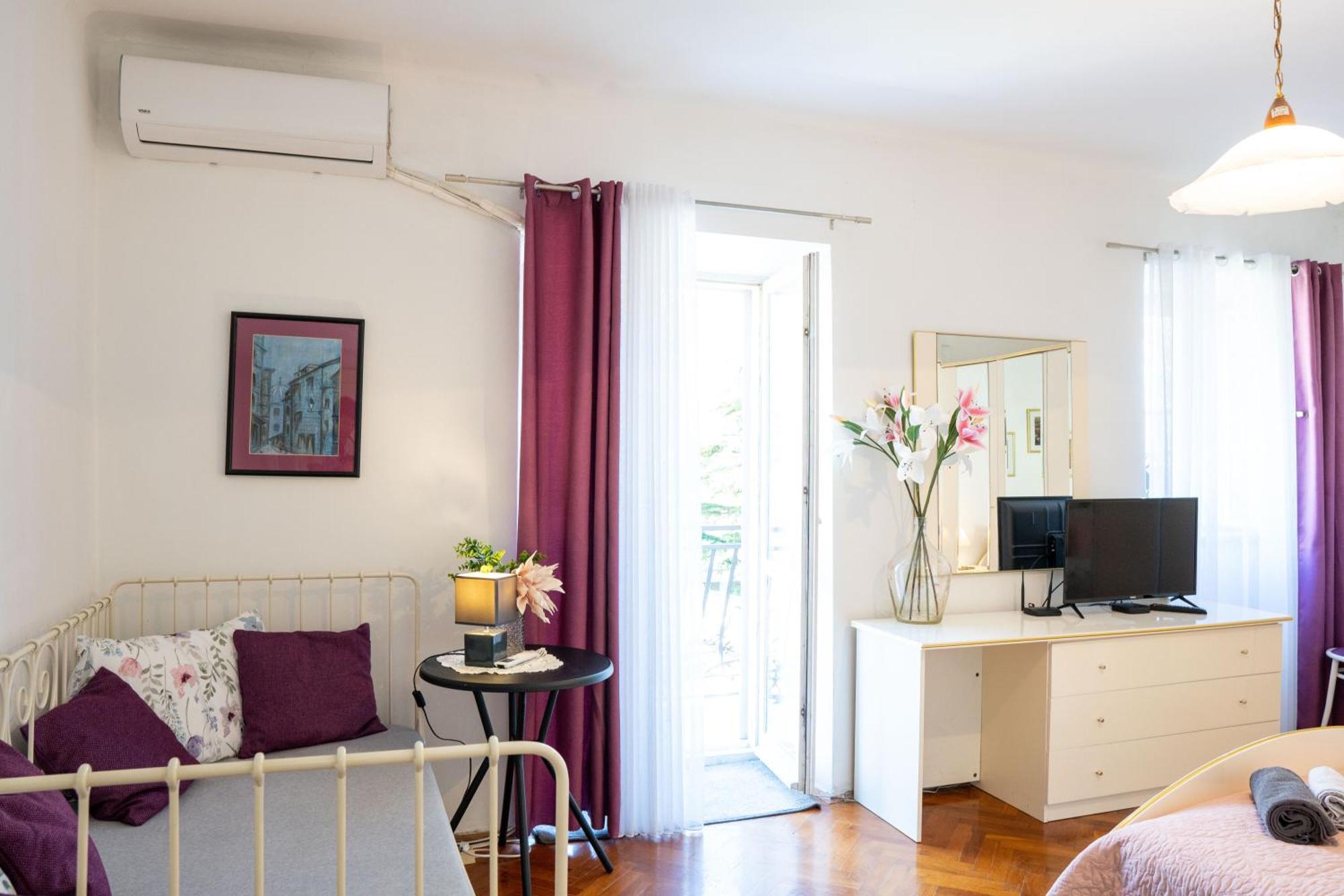 M&B Apartment Kotor Luaran gambar