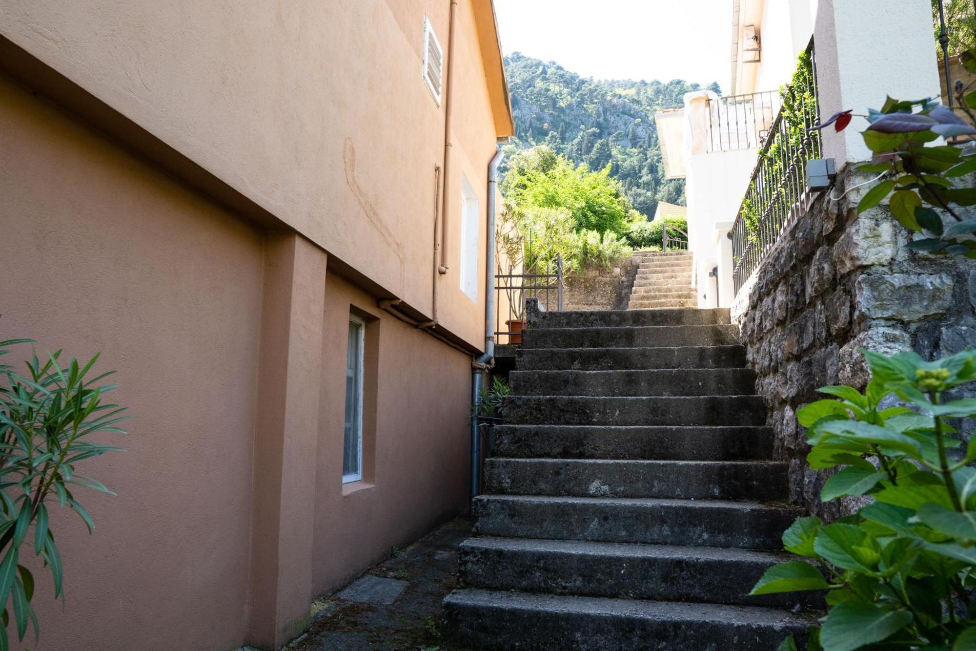 M&B Apartment Kotor Luaran gambar