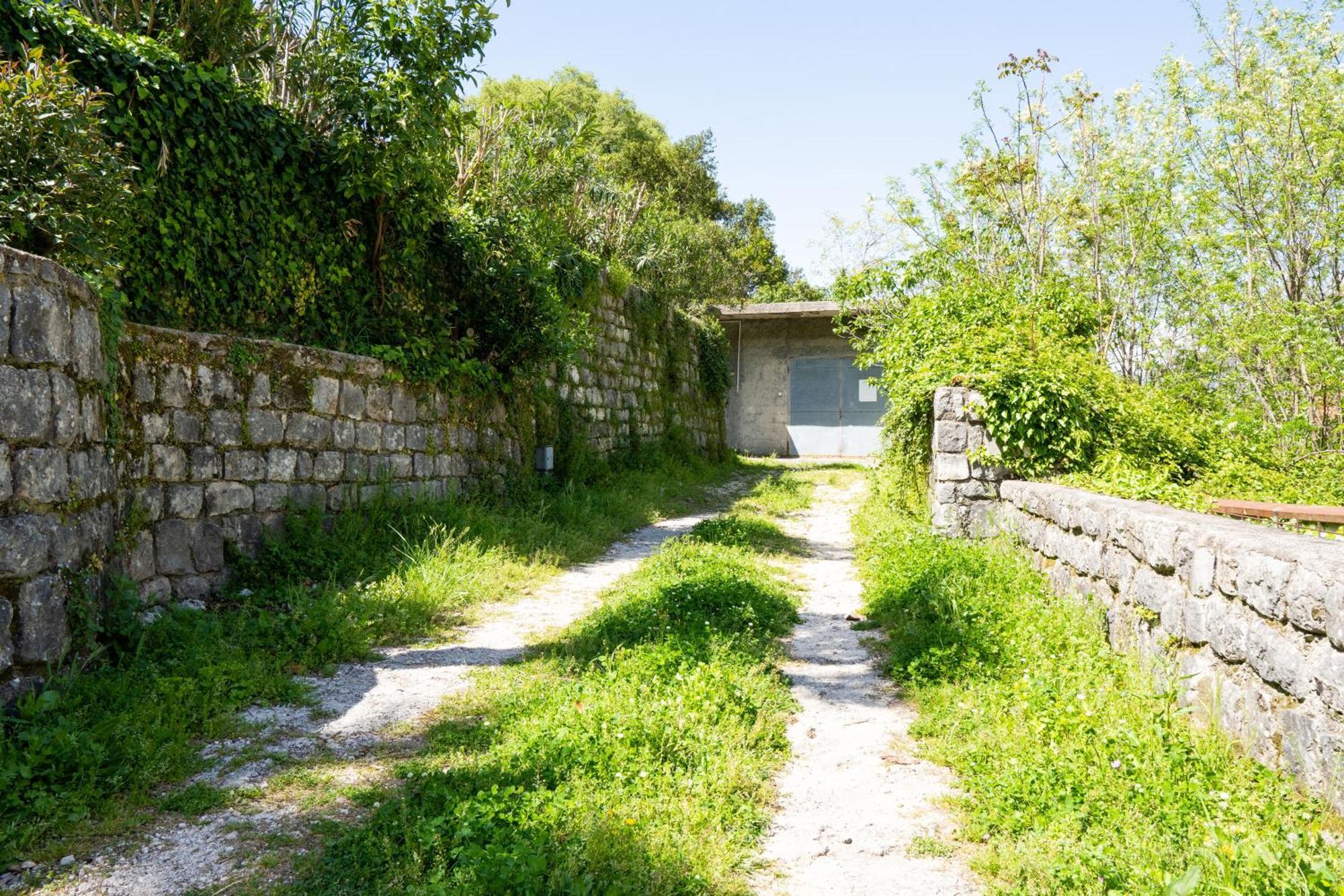 M&B Apartment Kotor Luaran gambar